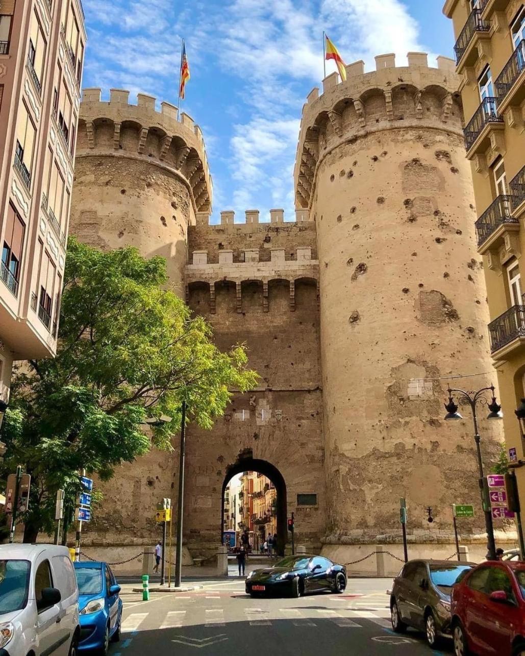 Mirador 1 Del Mercado Central - Habitacion Con Bano Privado En El Centro De La Ciudad Vella Βαλένθια Εξωτερικό φωτογραφία