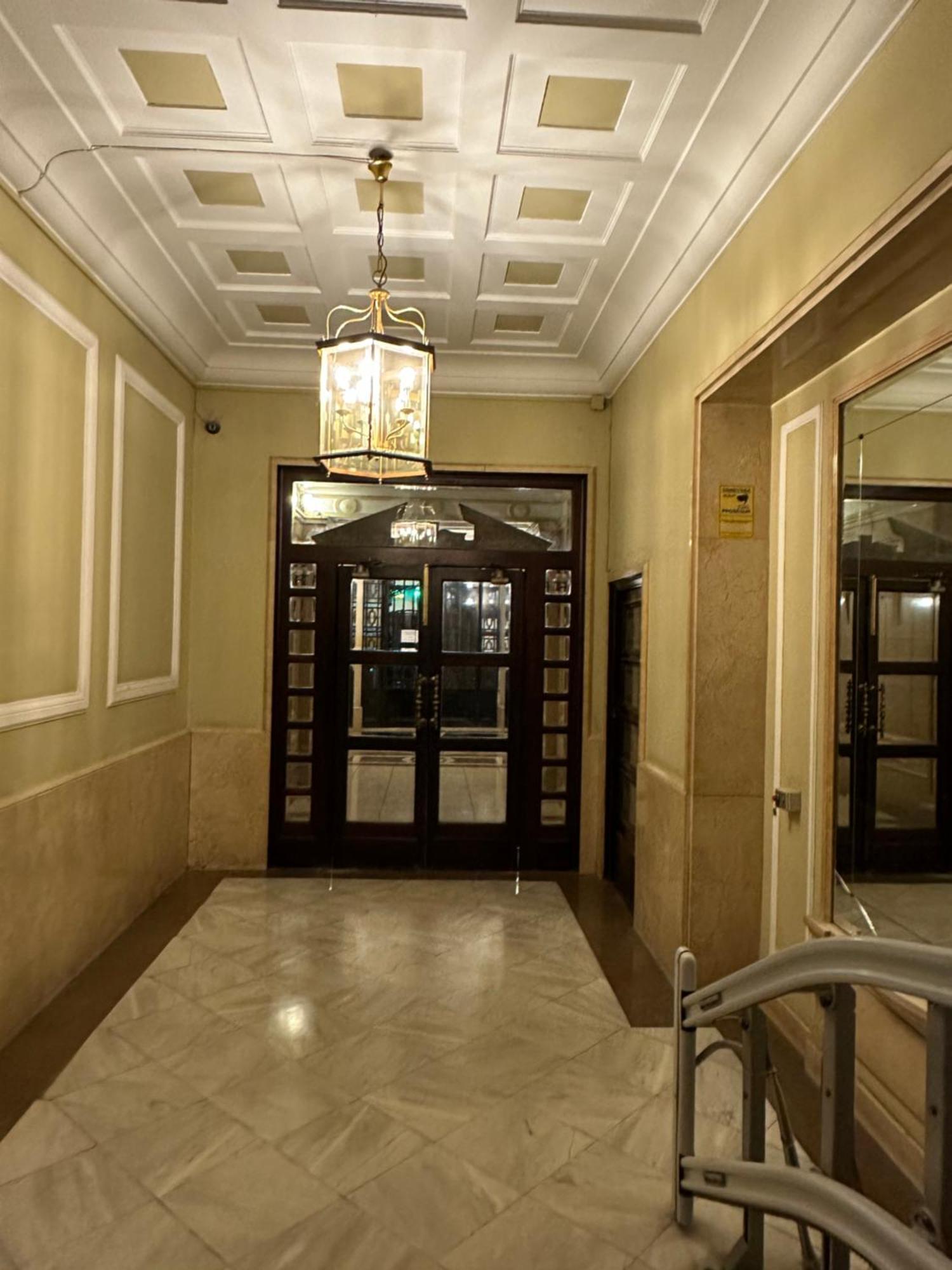 Mirador 1 Del Mercado Central - Habitacion Con Bano Privado En El Centro De La Ciudad Vella Βαλένθια Εξωτερικό φωτογραφία