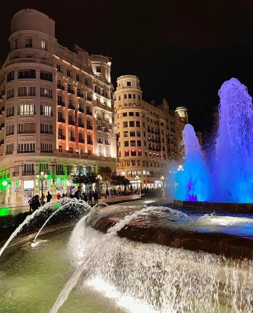 Mirador 1 Del Mercado Central - Habitacion Con Bano Privado En El Centro De La Ciudad Vella Βαλένθια Εξωτερικό φωτογραφία
