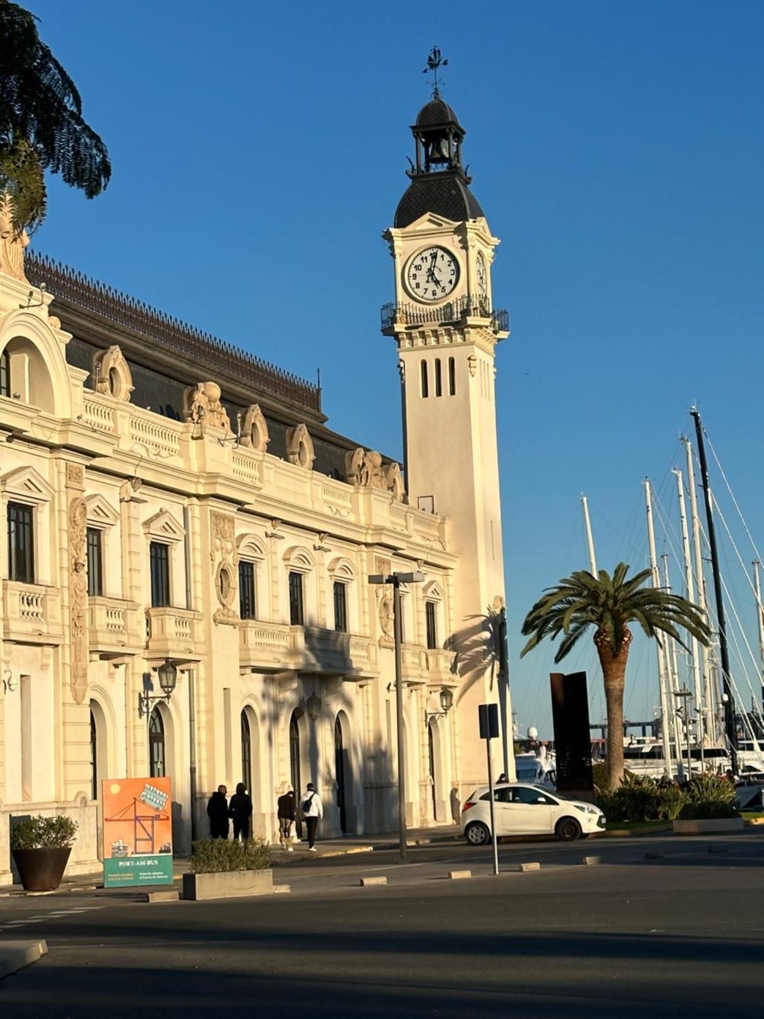 Mirador 1 Del Mercado Central - Habitacion Con Bano Privado En El Centro De La Ciudad Vella Βαλένθια Εξωτερικό φωτογραφία