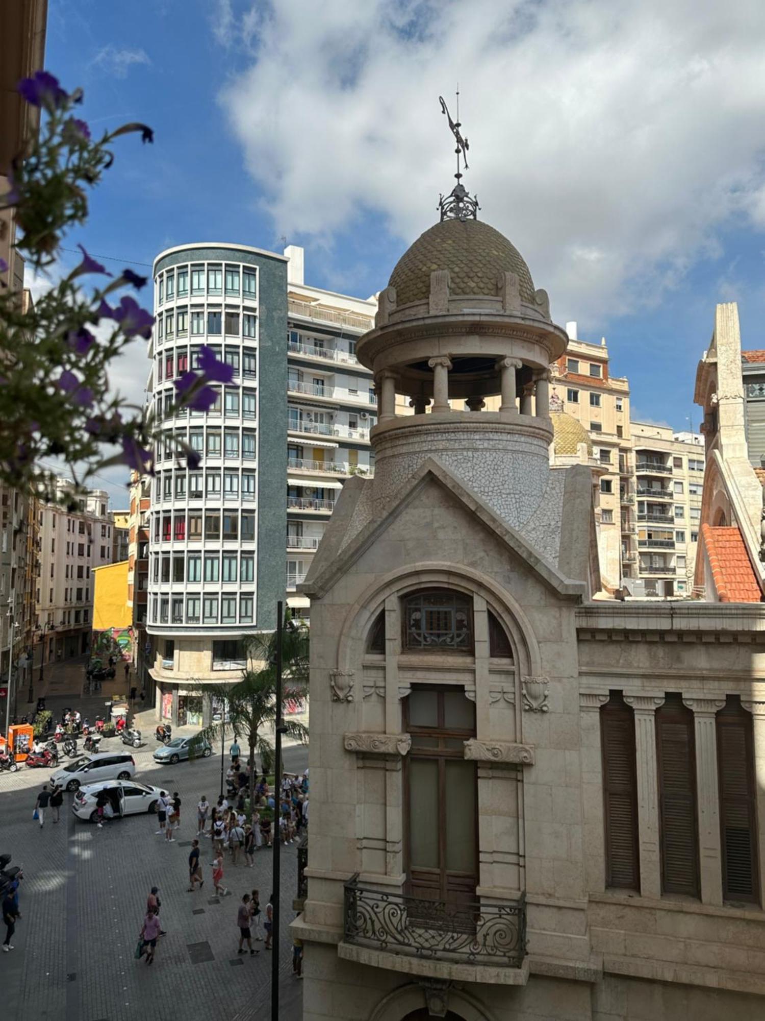 Mirador 1 Del Mercado Central - Habitacion Con Bano Privado En El Centro De La Ciudad Vella Βαλένθια Εξωτερικό φωτογραφία