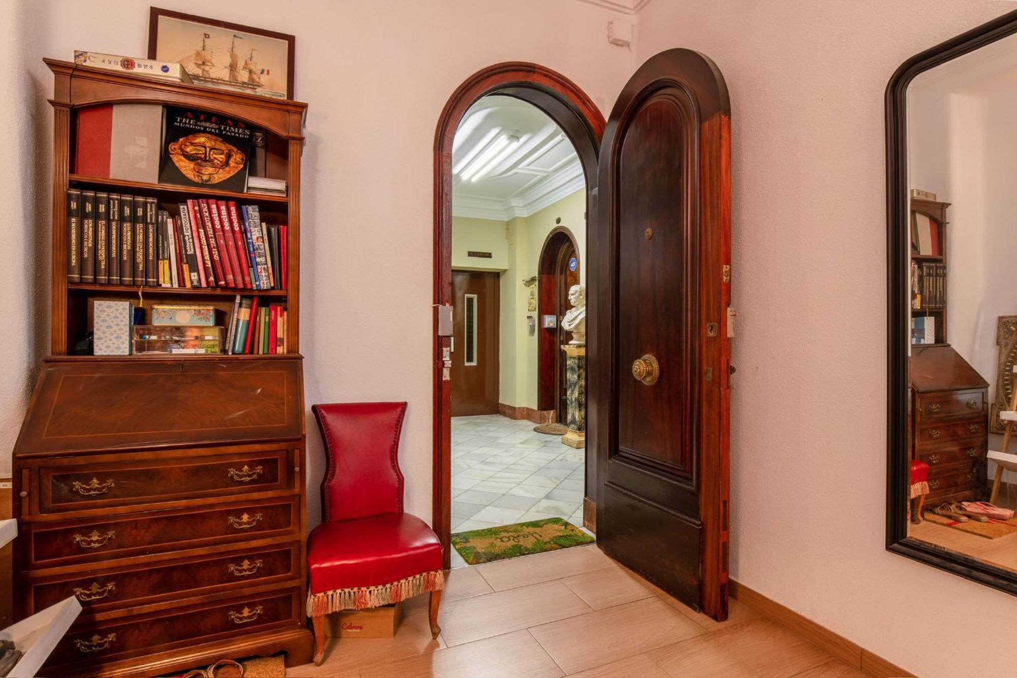 Mirador 1 Del Mercado Central - Habitacion Con Bano Privado En El Centro De La Ciudad Vella Βαλένθια Εξωτερικό φωτογραφία