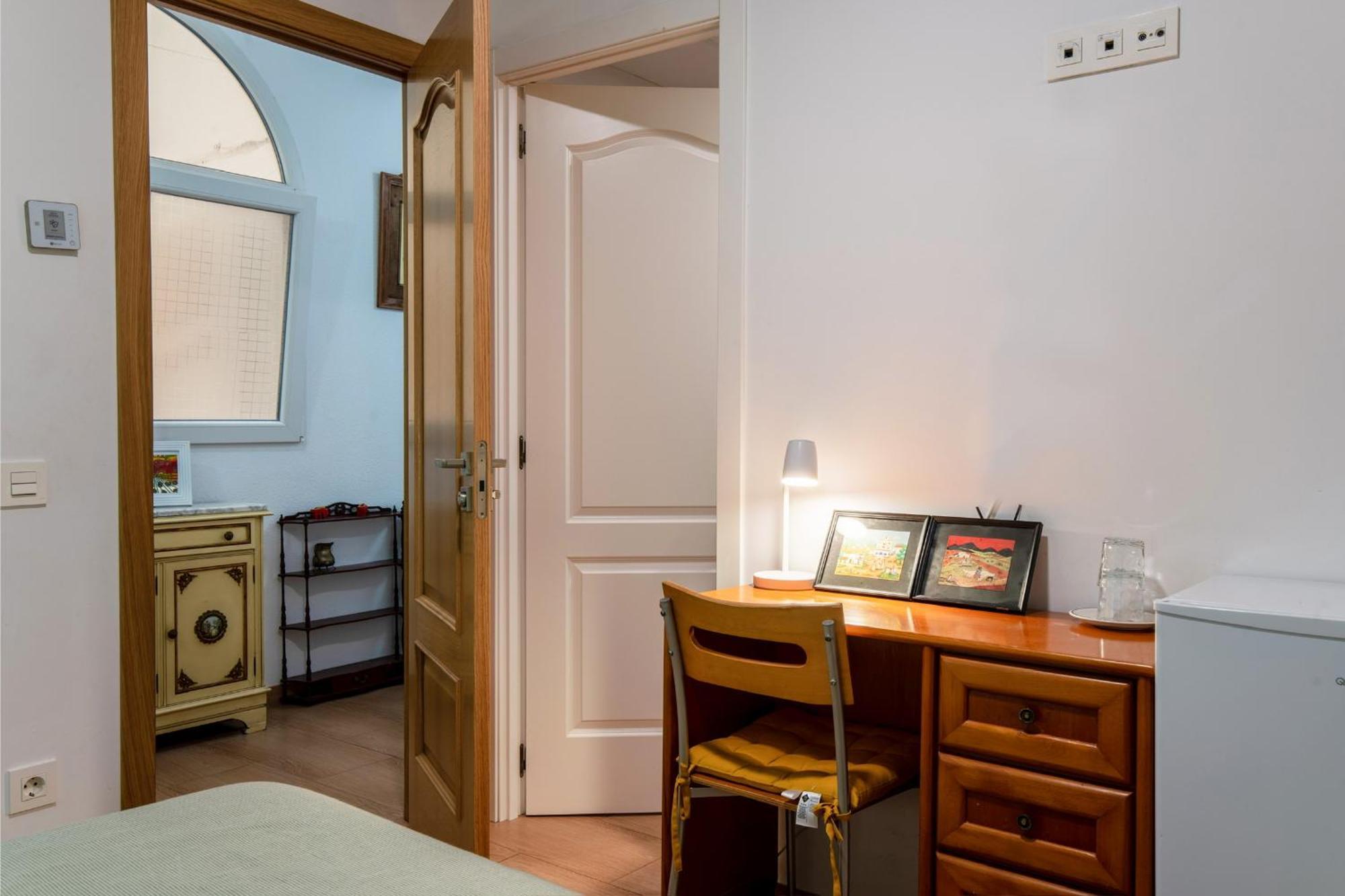 Mirador 1 Del Mercado Central - Habitacion Con Bano Privado En El Centro De La Ciudad Vella Βαλένθια Εξωτερικό φωτογραφία